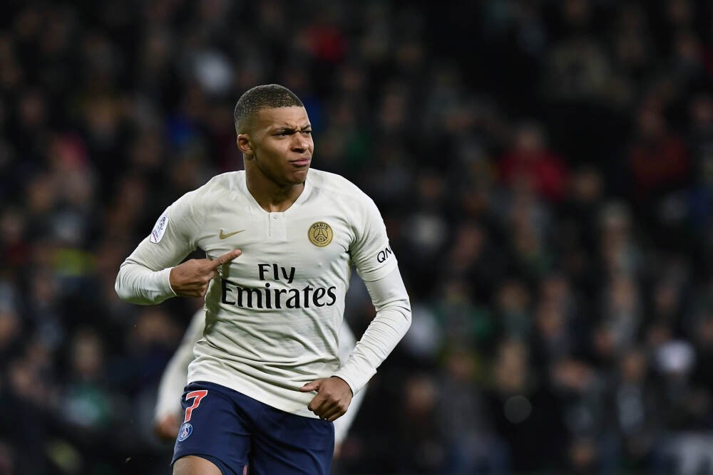 联创电子：筹划控制权变更 股票继续停牌